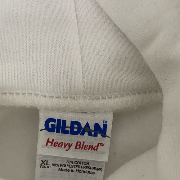 BNWOT. Plain White hoodie. Gildan - Picture 3 of 3